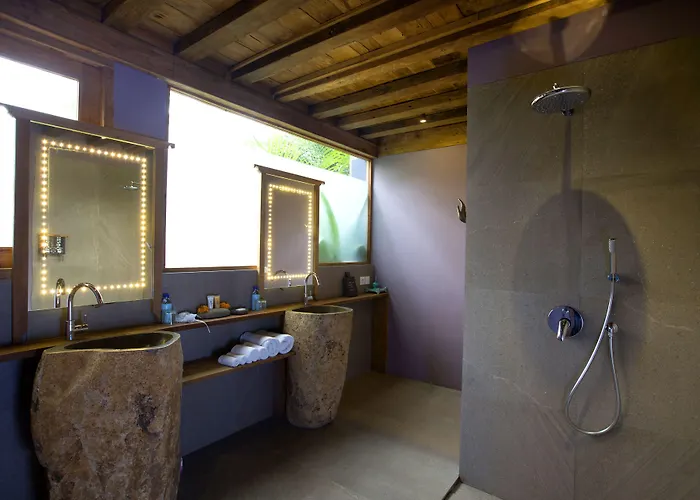 Resort Blue Karma Village